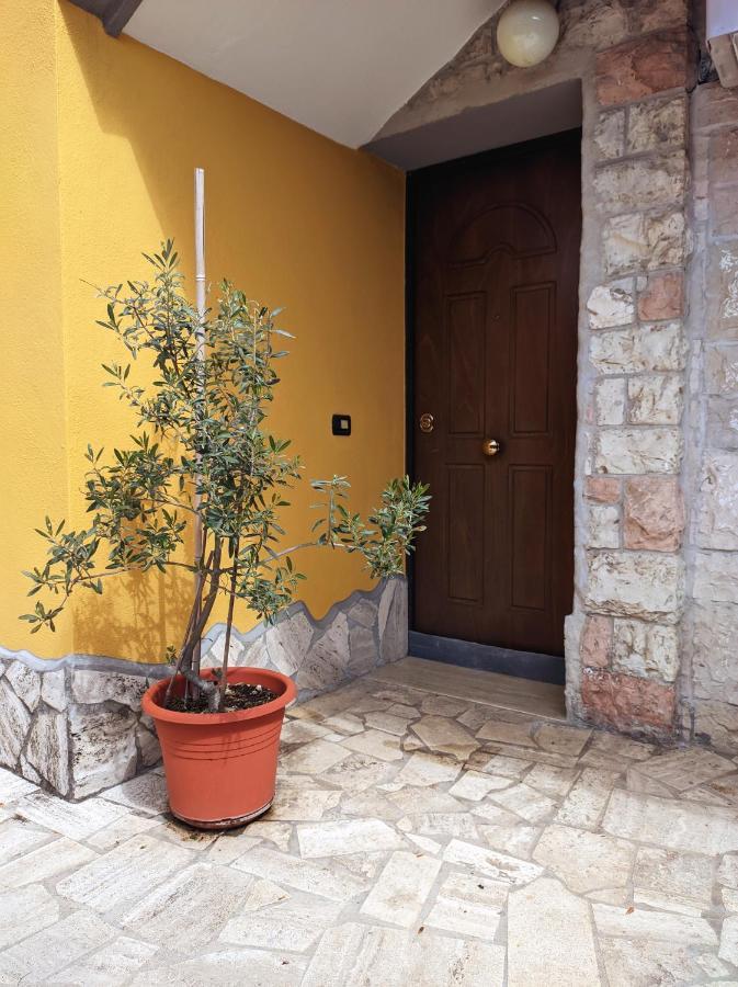 La Casetta Gialla Rome Exterior photo